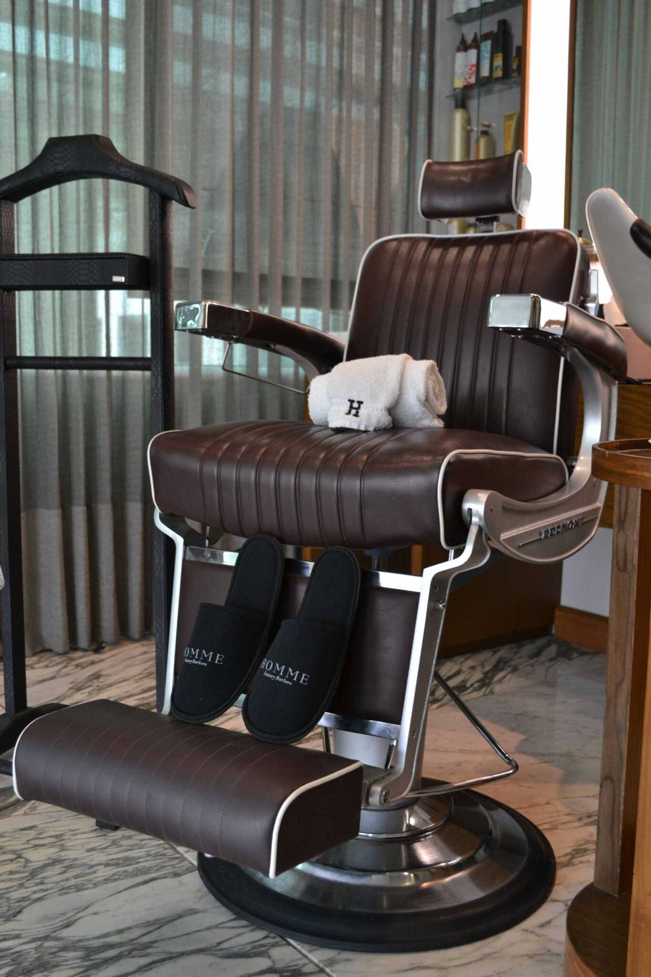 Sillón barbero premium marrón - Homme Luxury Barbers